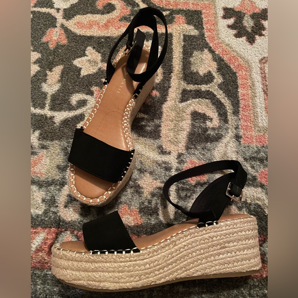 Black heeled Espadrille with ankle strap